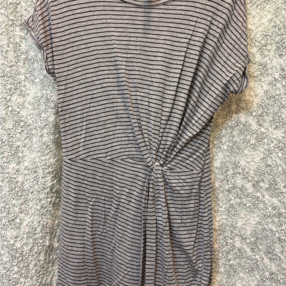 Striped Knot-Front Women's Top - Gray/Black